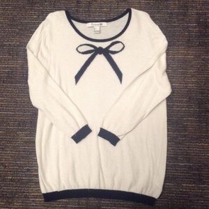 Adorable Forever 21 Bow Sweater